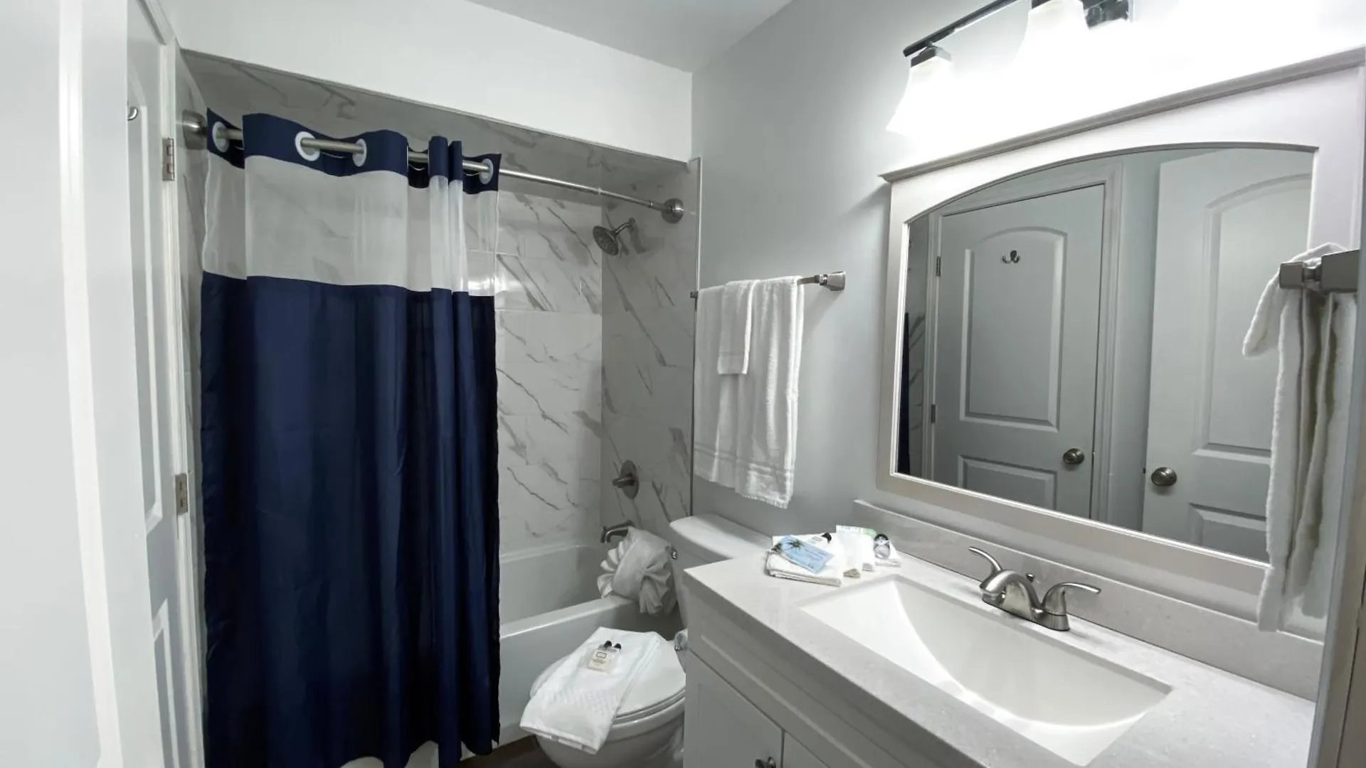 Edgewater Villa 0608 'Sunny By The Sea' Panama City Beach Holiday home