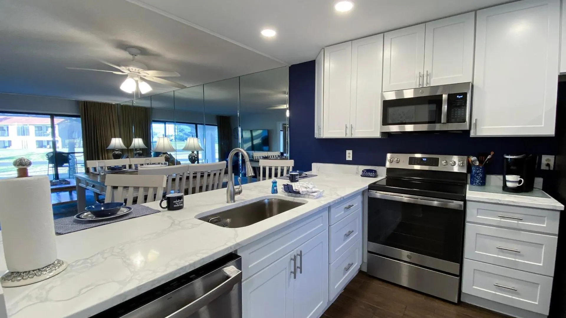 Edgewater Villa 0608 'Sunny By The Sea' Panama City Beach Holiday home
